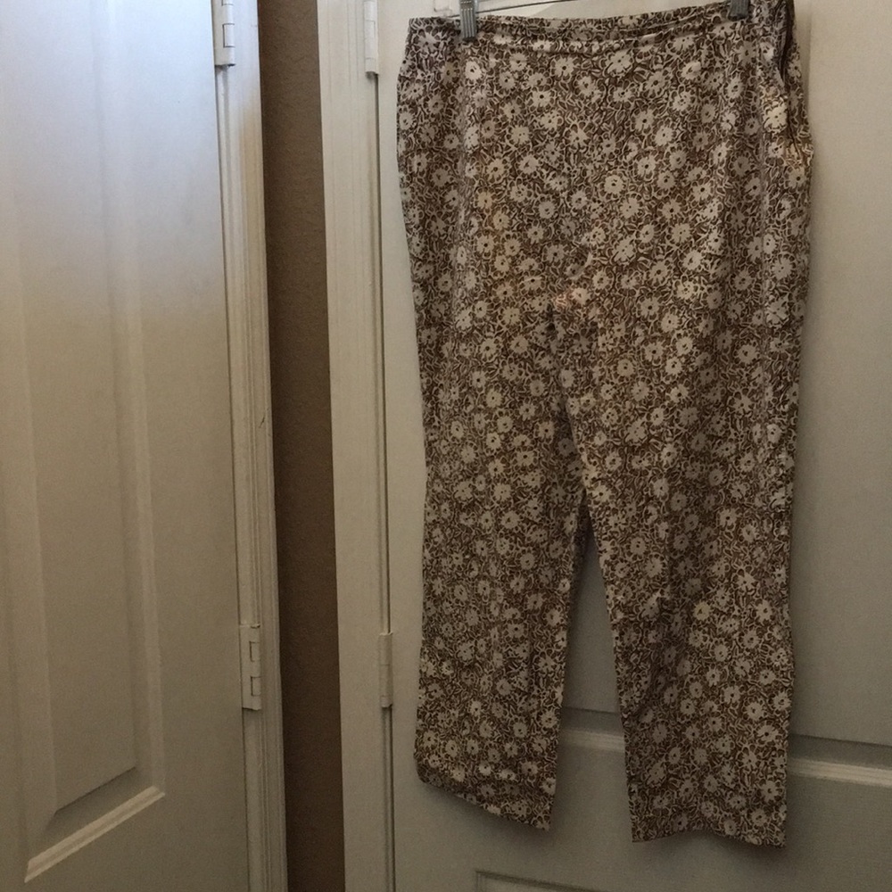 FINAL MARKDOWN Kathie lee collection cropped slacks 14